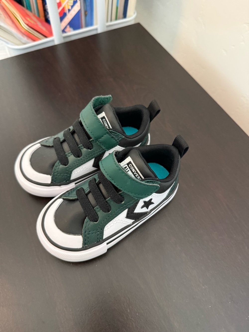 Converse Kids Low Top Sneakers in Green, Black & White